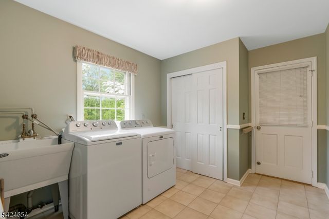 908 Sherwood Rd, Bridgewater Twp., NJ 08807