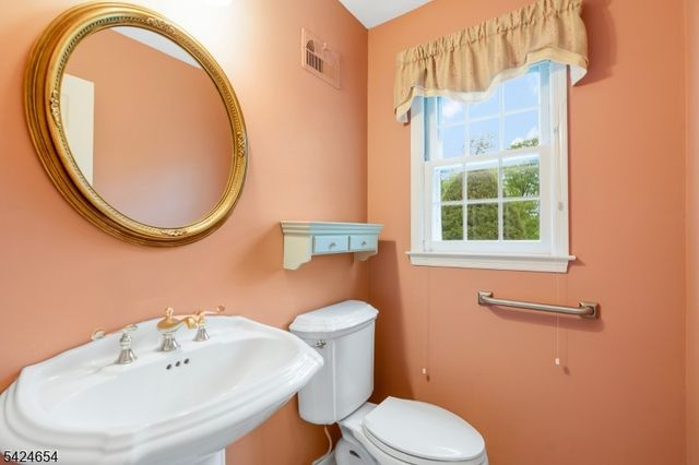 908 Sherwood Rd, Bridgewater Twp., NJ 08807
