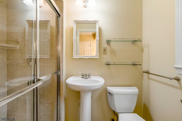 908 Sherwood Rd, Bridgewater Twp., NJ 08807