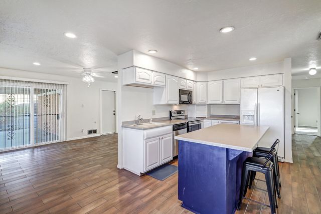 3701 Piermont Drive NE, Albuquerque, NM 87111