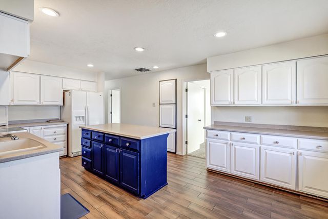 3701 Piermont Drive NE, Albuquerque, NM 87111