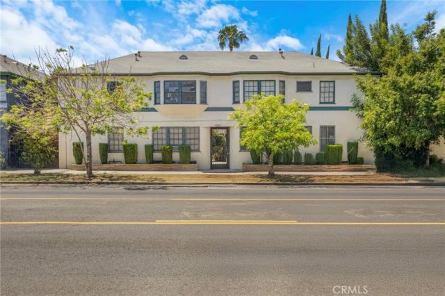 1215 S Fairfax Avenue, Los Angeles, CA 90019