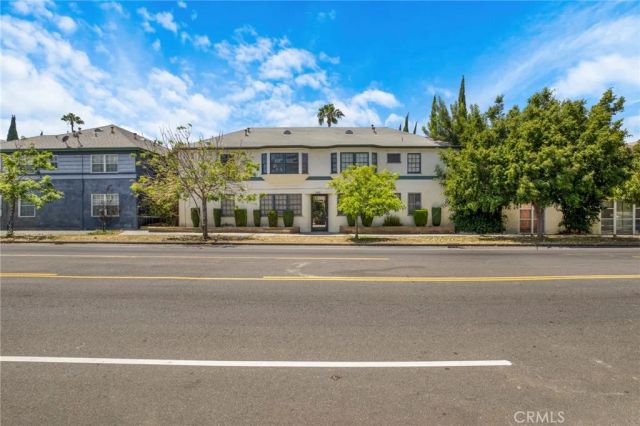1215 S Fairfax Avenue, Los Angeles, CA 90019