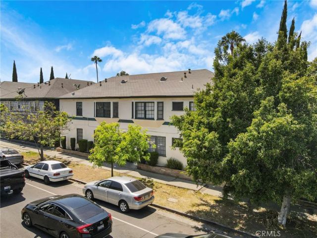 1215 S Fairfax Avenue, Los Angeles, CA 90019