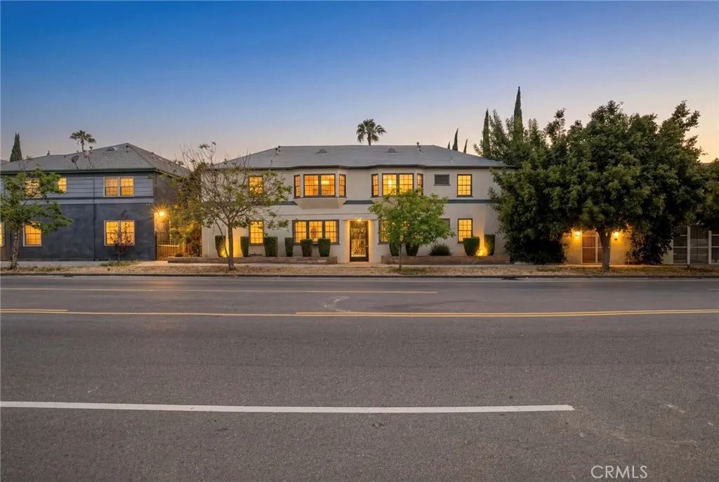 1215 S Fairfax Avenue, Los Angeles, CA 90019