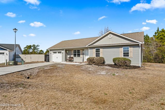 201 Michel Court, Hubert, NC 28539