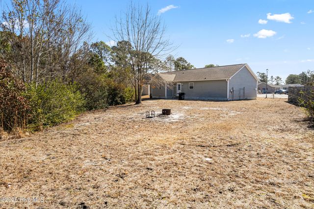 201 Michel Court, Hubert, NC 28539