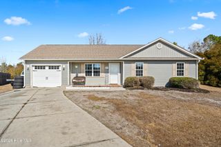 201 Michel Court, Hubert, NC 28539