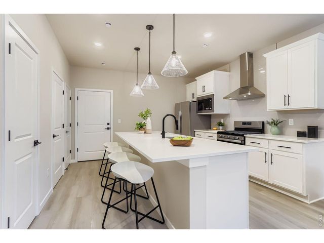 2819 Bear Springs Cir, Longmont, CO 80503