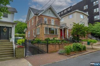 17 77th Street, North Bergen, NJ 07047