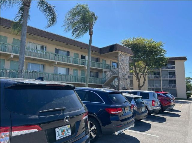 400 W Village Green Cir W 216, Palm Springs, FL 33461