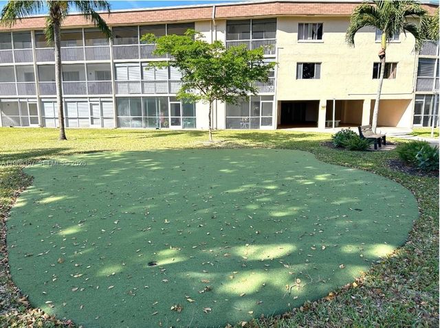 400 W Village Green Cir W 216, Palm Springs, FL 33461