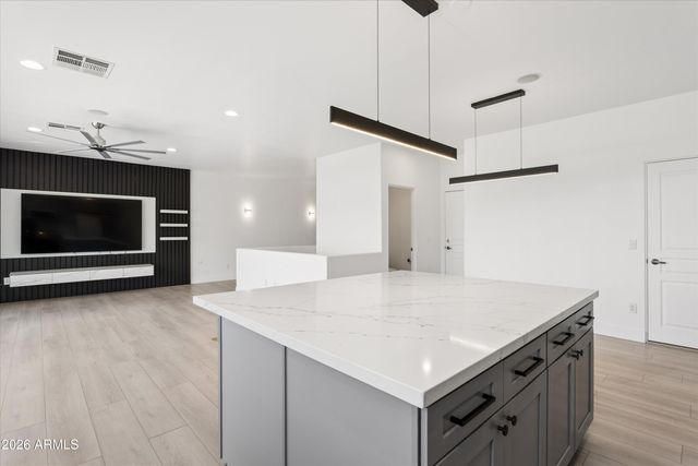 10011 N 1ST Avenue, Phoenix, AZ 85021