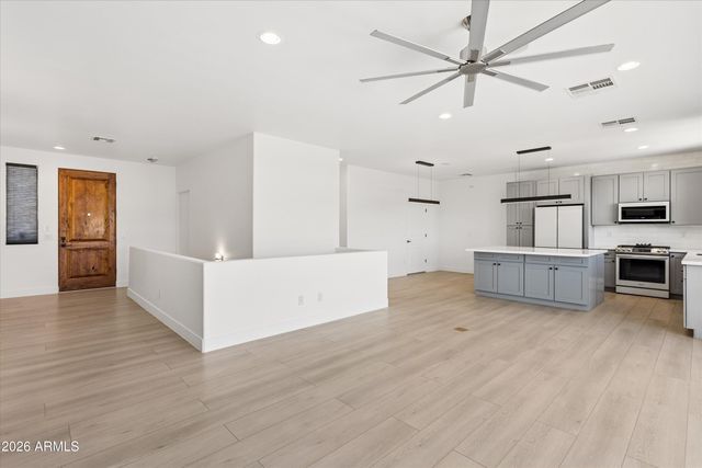 10011 N 1ST Avenue, Phoenix, AZ 85021