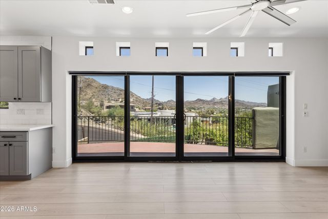 10011 N 1ST Avenue, Phoenix, AZ 85021