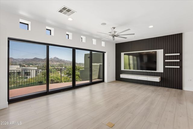10011 N 1ST Avenue, Phoenix, AZ 85021