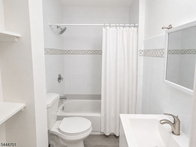 142 E Jersey St, Elizabeth City, NJ 07206