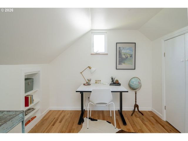 6235 Ne ALBERTA St, Portland, OR 97218
