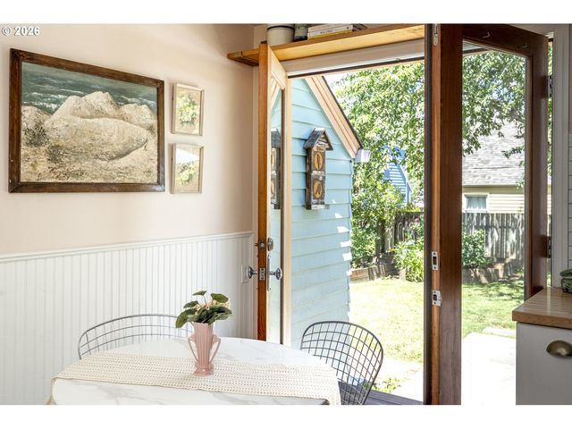 6235 Ne ALBERTA St, Portland, OR 97218