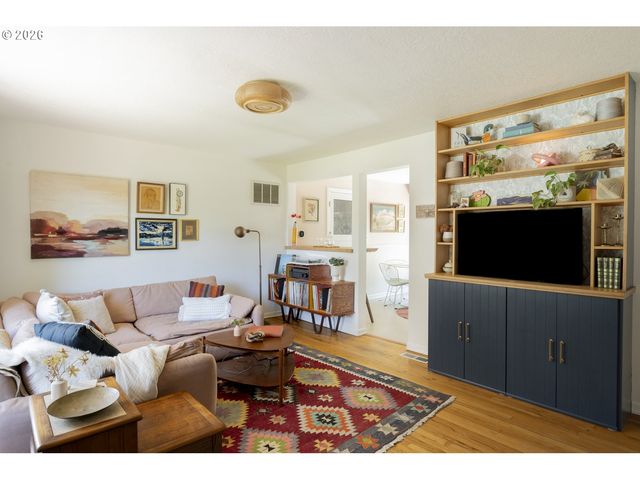 6235 Ne ALBERTA St, Portland, OR 97218