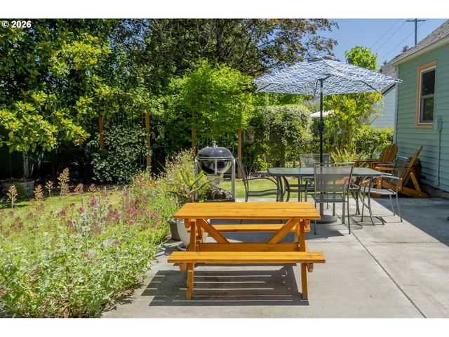 6235 Ne ALBERTA St, Portland, OR 97218