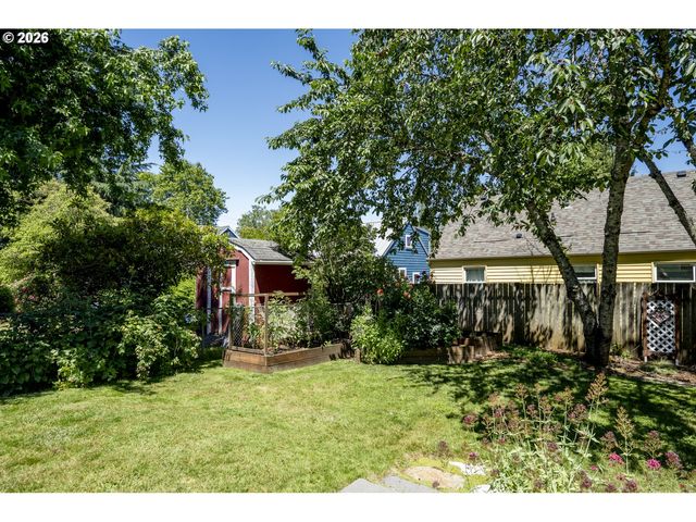 6235 Ne ALBERTA St, Portland, OR 97218