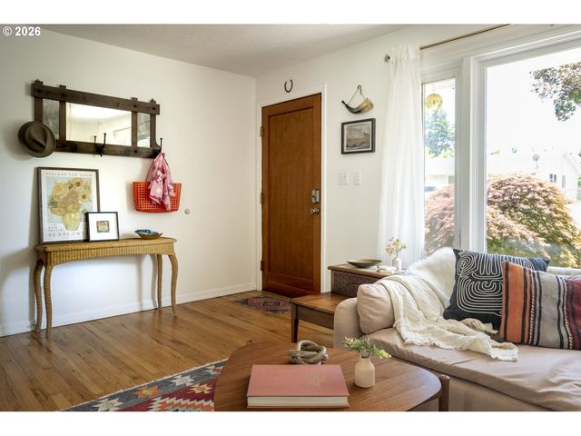 6235 Ne ALBERTA St, Portland, OR 97218