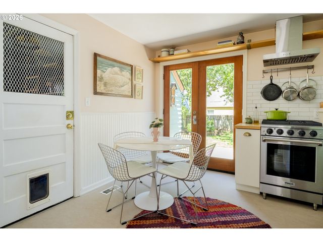6235 Ne ALBERTA St, Portland, OR 97218
