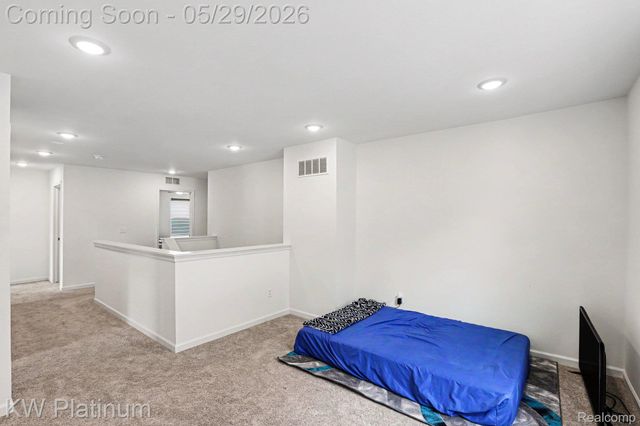 4918 Knollwood Drive, Troy, MI 48085