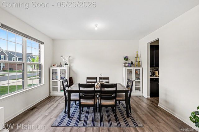 4918 Knollwood Drive, Troy, MI 48085
