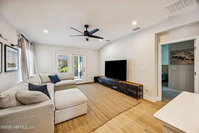 138 MEADOW CREEK Drive, St. Johns, FL 32259