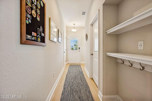 138 MEADOW CREEK Drive, St. Johns, FL 32259