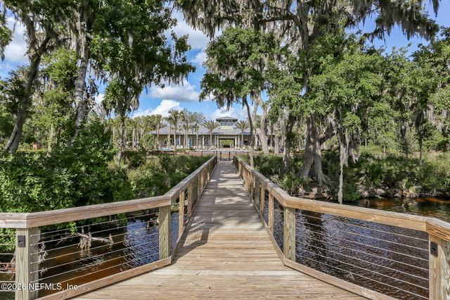 138 MEADOW CREEK Drive, St. Johns, FL 32259