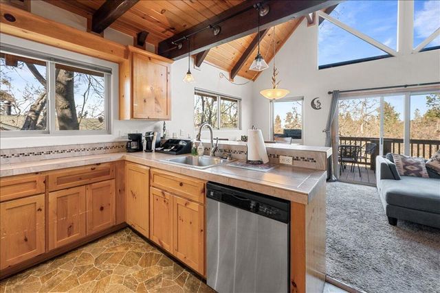 672 Villa Grove Avenue, Big Bear, CA 92314