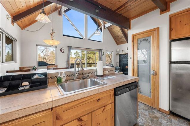 672 Villa Grove Avenue, Big Bear, CA 92314