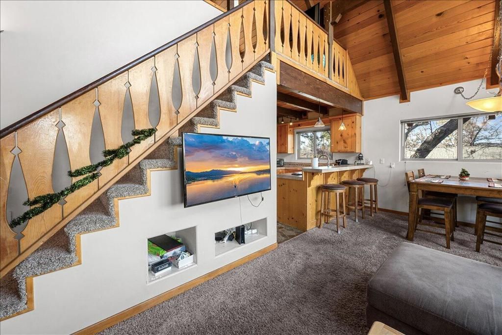 Image 15 of property listing at 672 Villa Grove Avenue, Big Bear, CA 92314