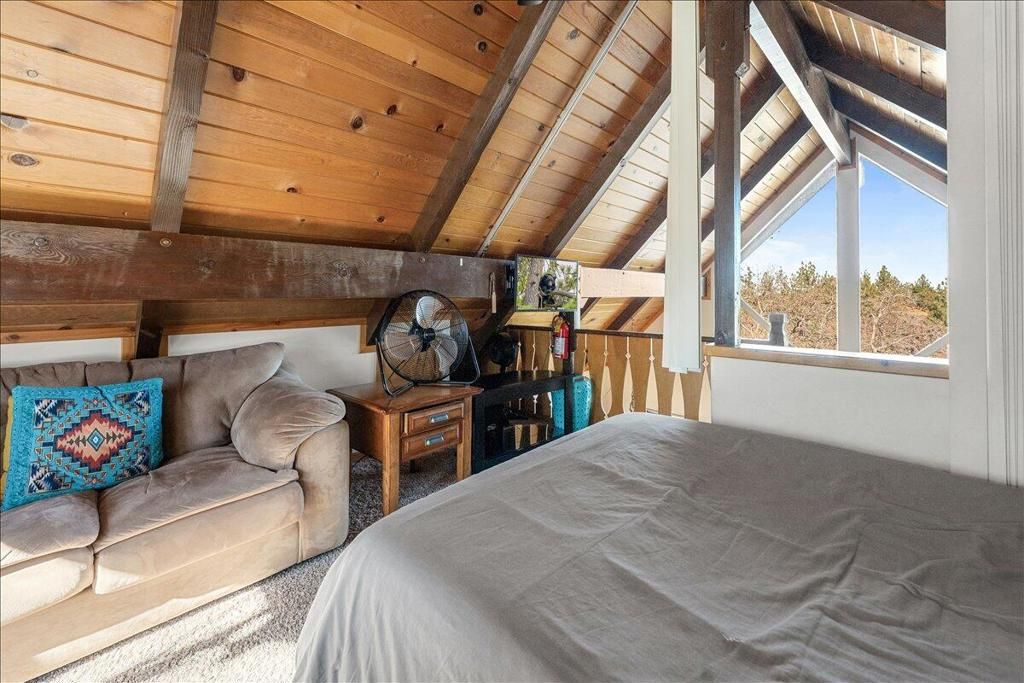 Image 18 of property listing at 672 Villa Grove Avenue, Big Bear, CA 92314