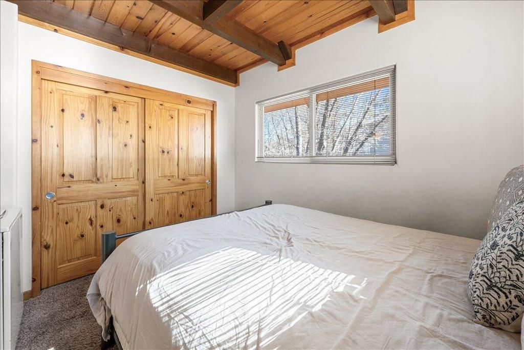 Image 7 of property listing at 672 Villa Grove Avenue, Big Bear, CA 92314