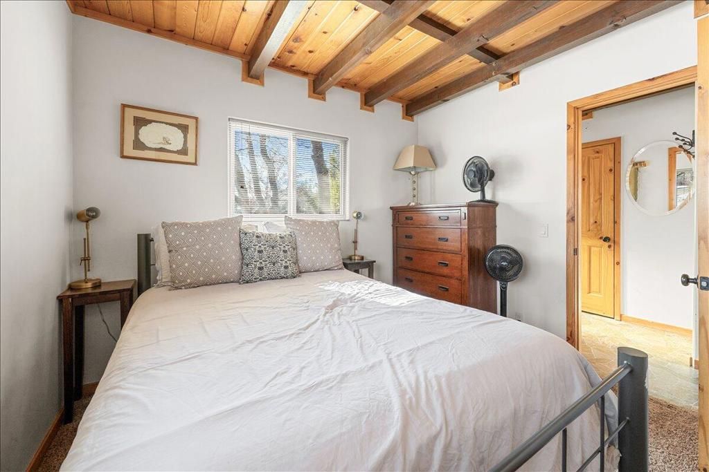 Image 9 of property listing at 672 Villa Grove Avenue, Big Bear, CA 92314