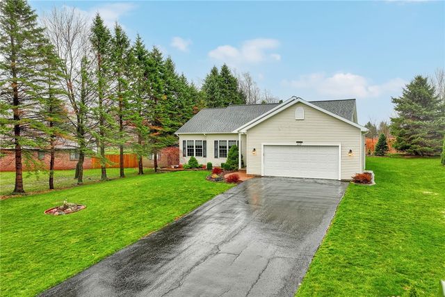 117 Hawthorne Drive, Ogden, NY 14559