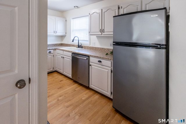 75 Commodore Commons 75, Derby, CT 06418