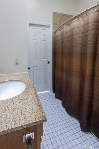 75 Commodore Commons 75, Derby, CT 06418