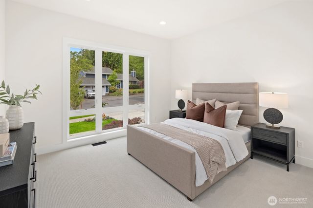 12729 NE 112th Street, Kirkland, WA 98033