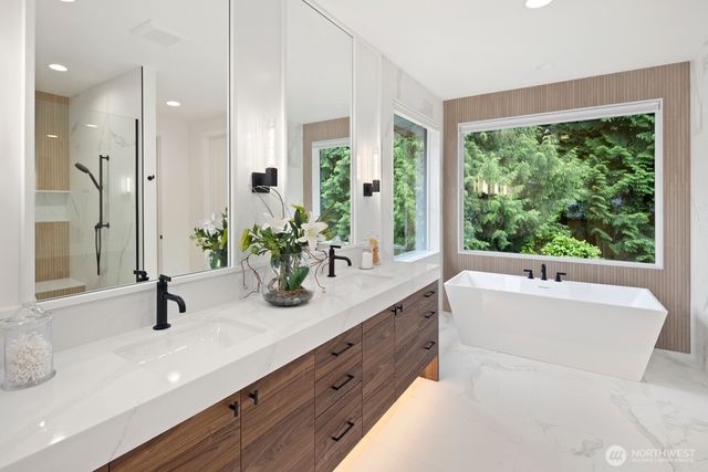 12729 NE 112th Street, Kirkland, WA 98033
