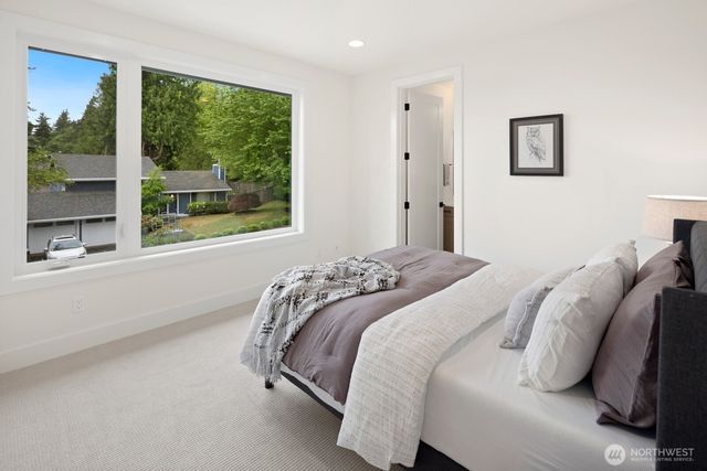 12729 NE 112th Street, Kirkland, WA 98033