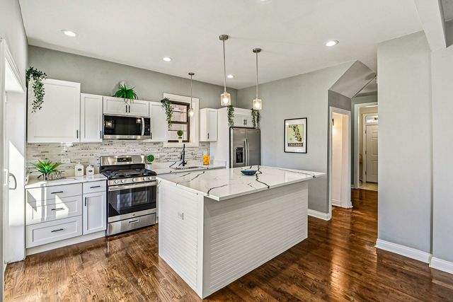 1622 S Central Park Avenue, Chicago, IL 60623