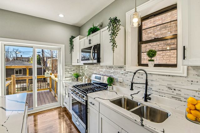 1622 S Central Park Avenue, Chicago, IL 60623