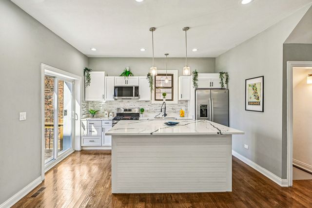 1622 S Central Park Avenue, Chicago, IL 60623