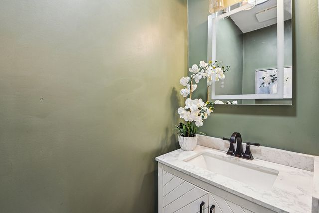 1622 S Central Park Avenue, Chicago, IL 60623
