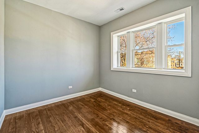1622 S Central Park Avenue, Chicago, IL 60623